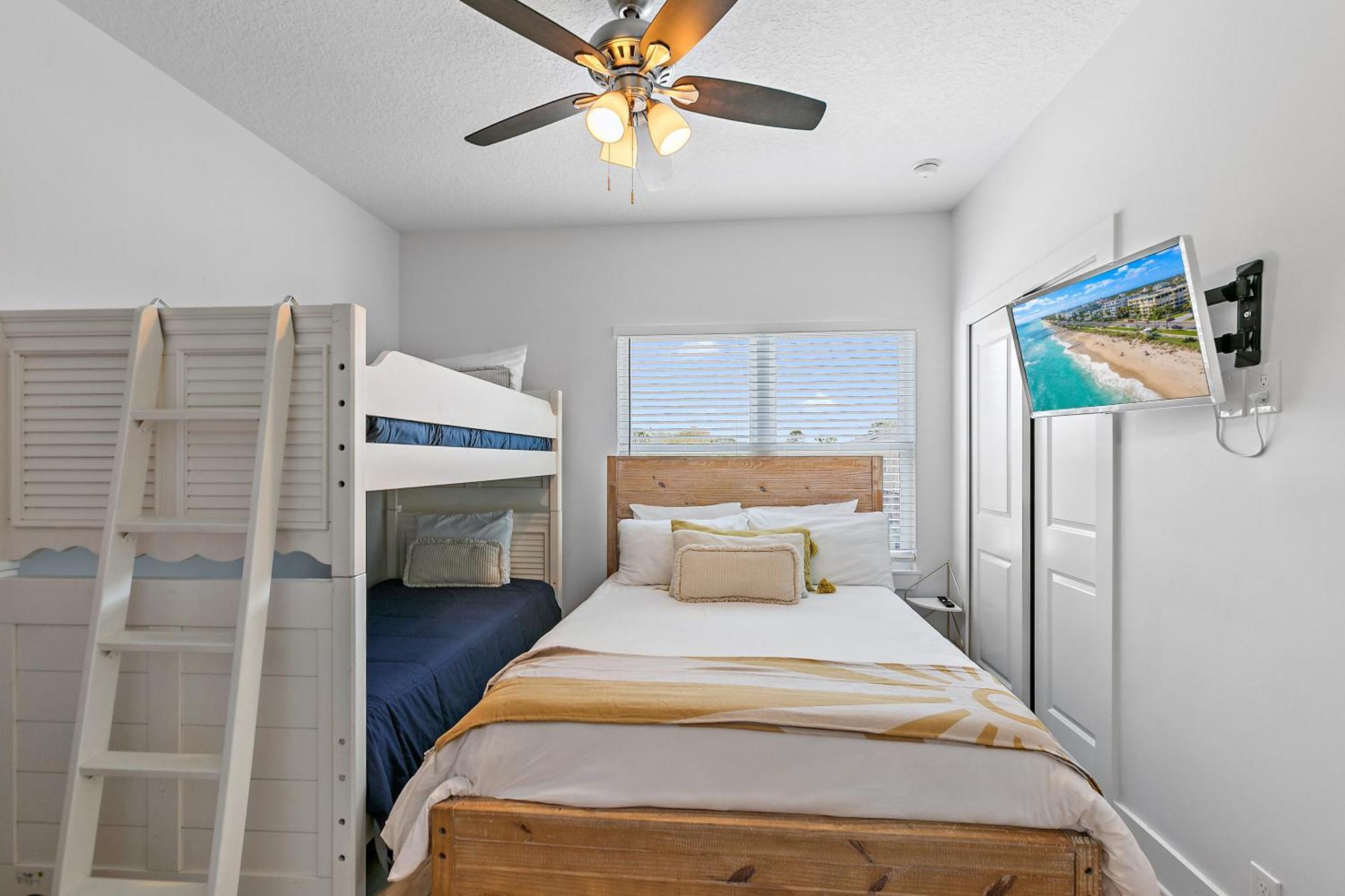 Few Steps To Ocean-4 Beach Cruisers & Free Parking & Private Backyard Jacksonville Beach Eksteriør billede